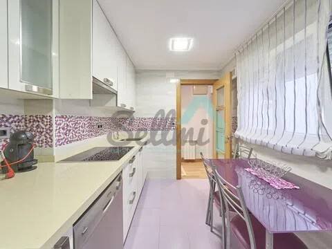Piso de 80 m² en Oviedo