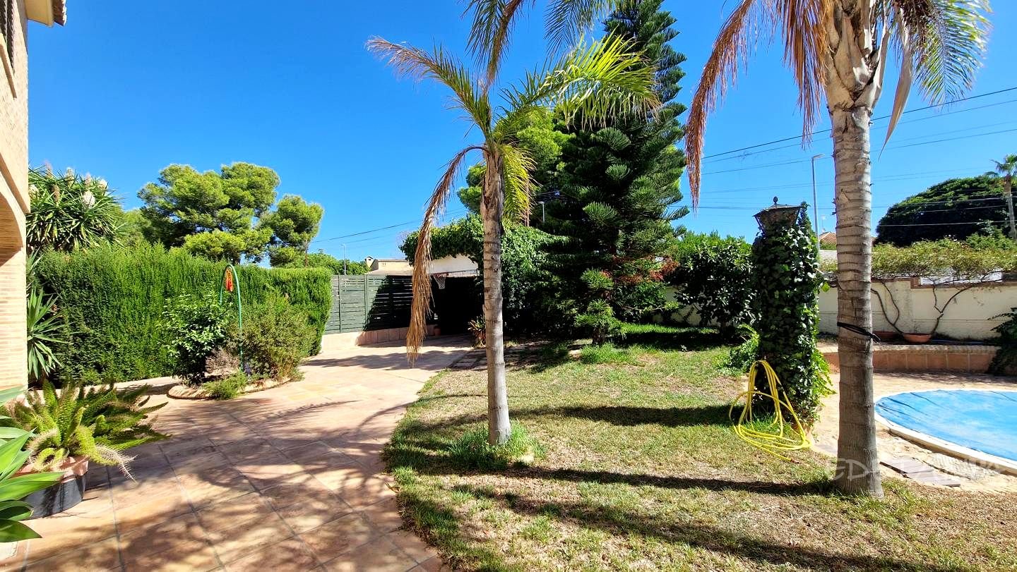 Casa de 208 m² en Nàquera / Náquera