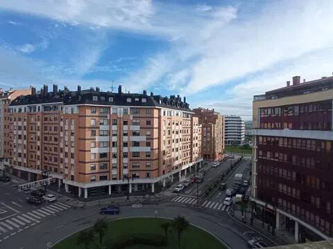 Piso de 93 m² en Oviedo