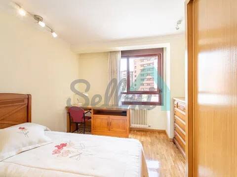 Piso de 104 m² en Oviedo
