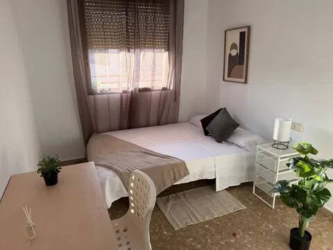 Habitación 100 m², Almería