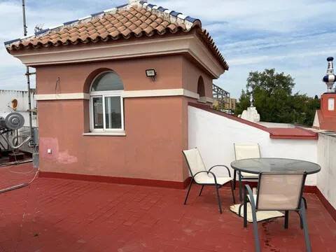 Piso de 80 m² en Tomares
