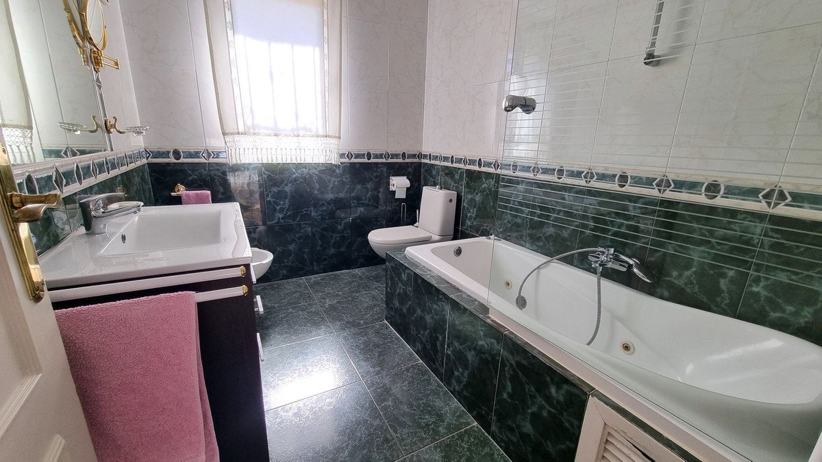 Casa de 593 m² en Luque
