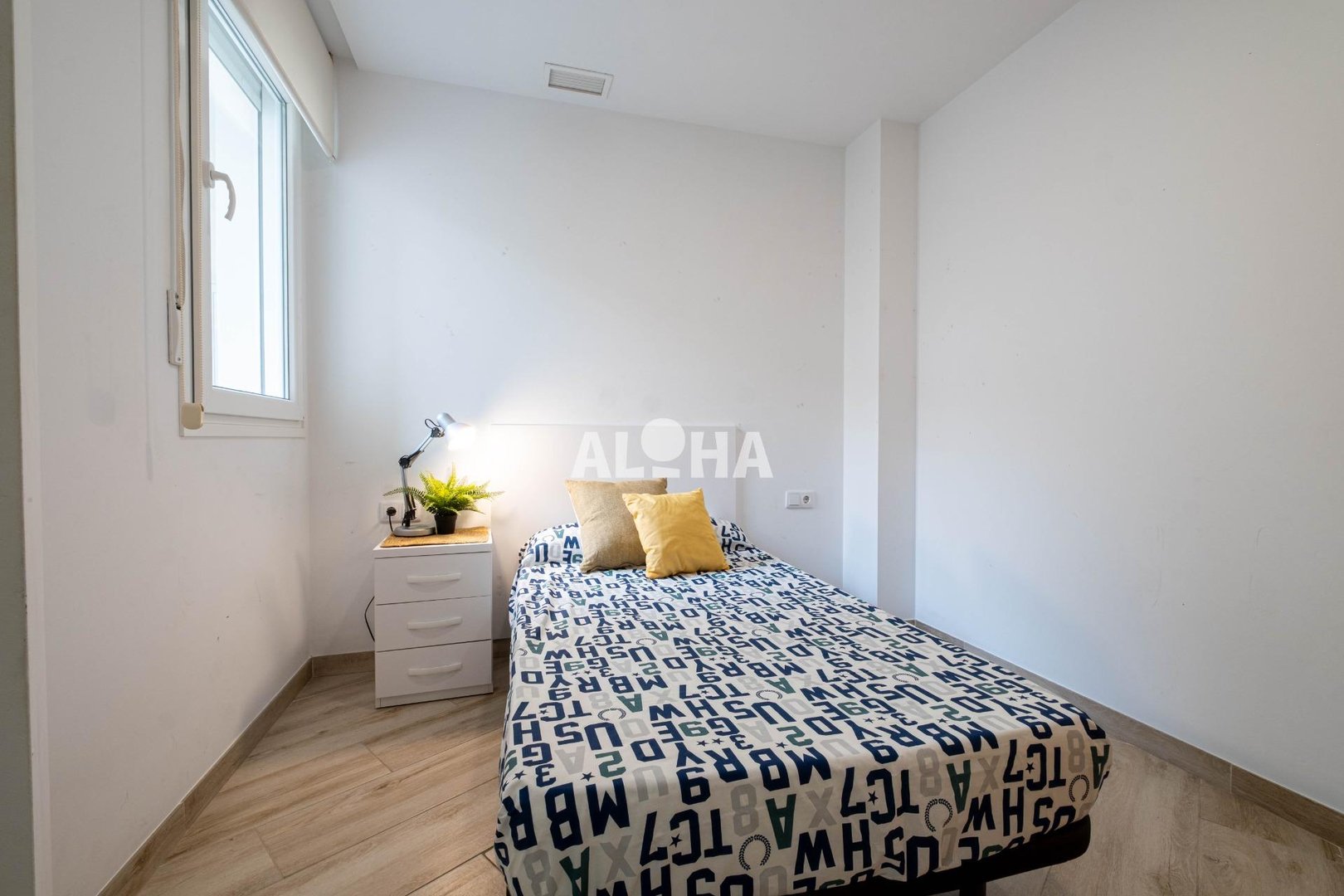 Pis de 1597 m² a Alfara del Patriarca