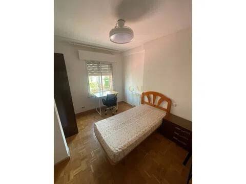 Piso de 100 m² en Cáceres