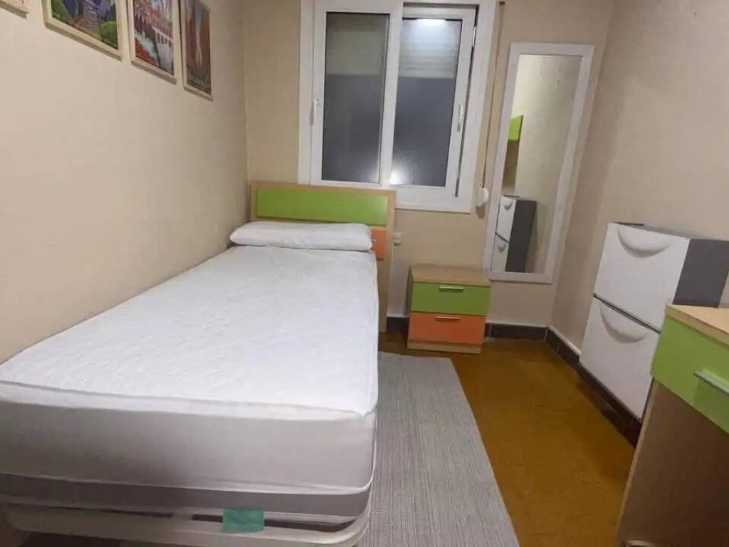 Piso de 95 m² en Ourense