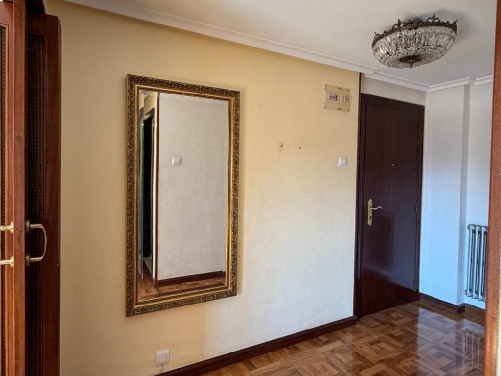 Pis de 75 m² a Oviedo