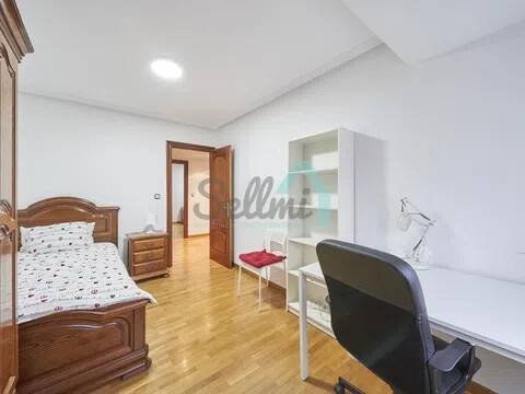 Wohnung 90 m² in Oviedo