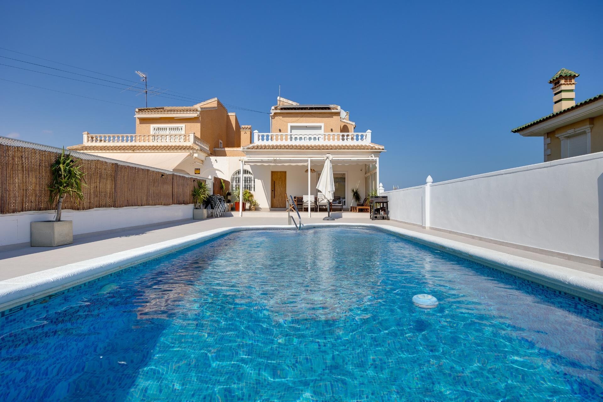 Casa de 355 m² a Torrevella