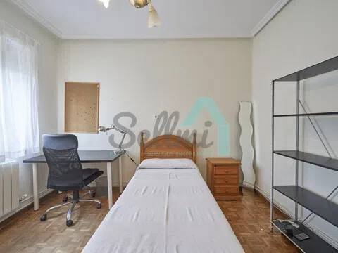 Piso de 80 m² en Oviedo