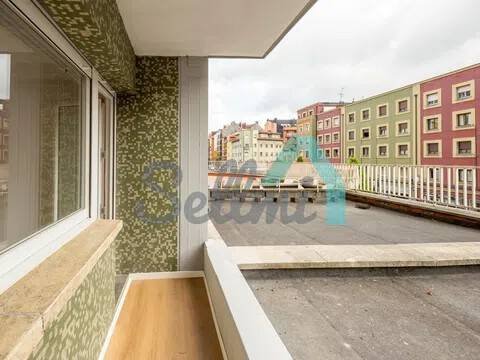 Piso de 101 m² en Oviedo