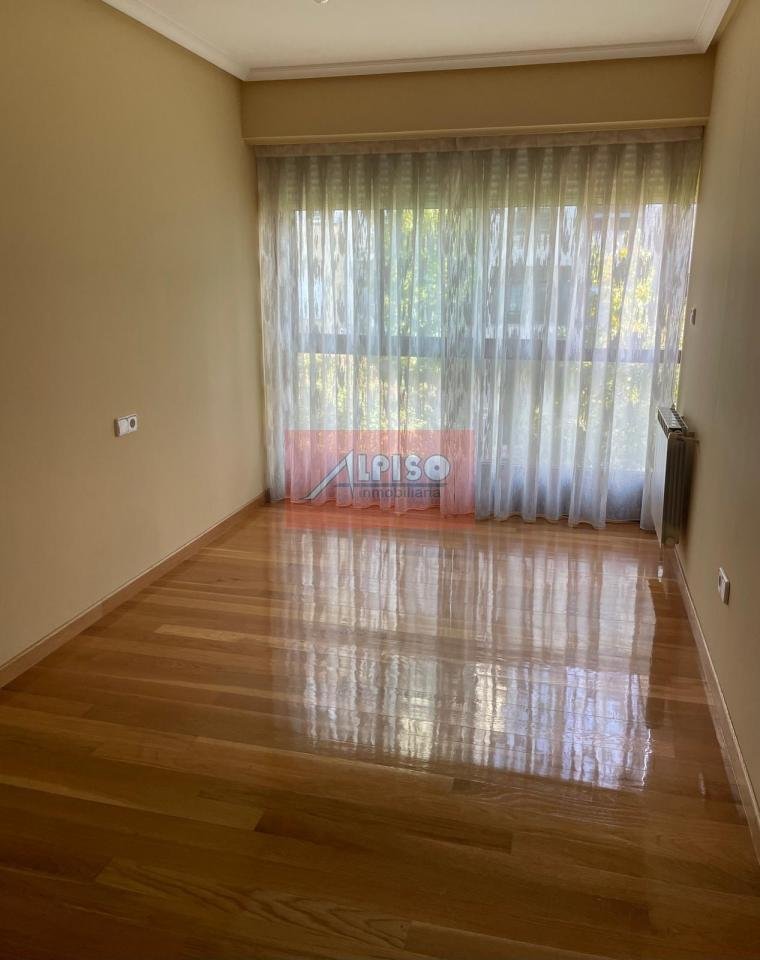 Piso de 92 m² en Ourense