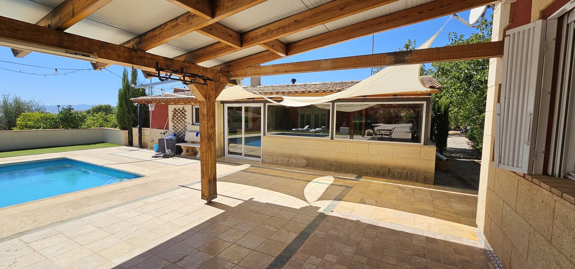 Piso de 1500 m² en Totana