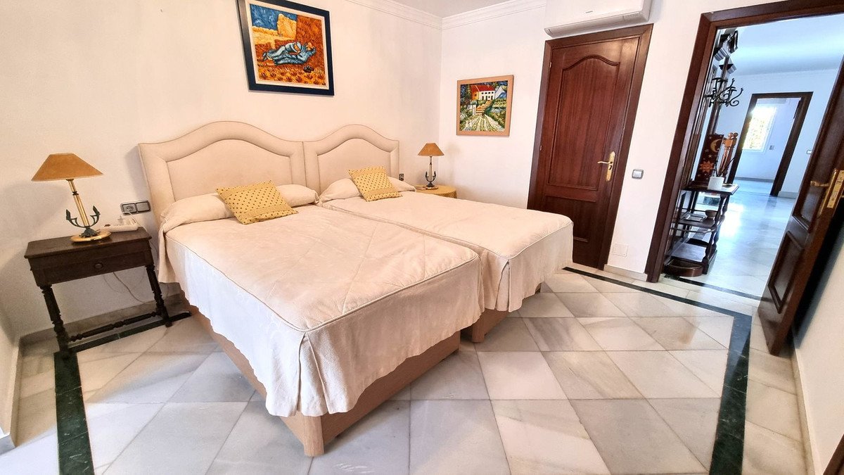 Casa de 593 m² en Luque