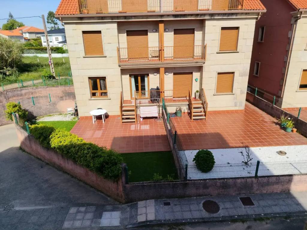 Piso de 70 m² en Ribeira