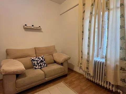 Habitación 115 m², Jaca
