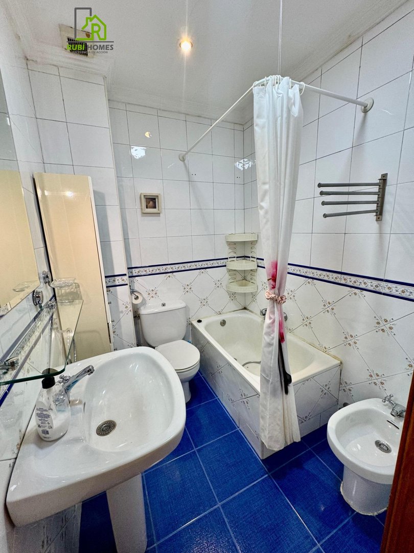 Piso de 90 m² en Granada