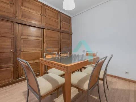 Piso de 153 m² en Oviedo
