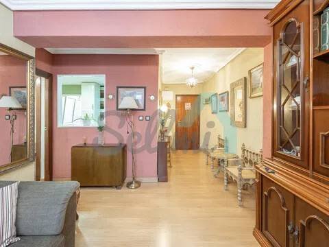 Piso de 80 m² en Oviedo