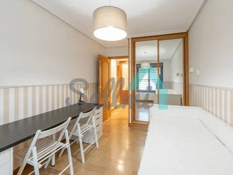 Flat 86 m² in Oviedo