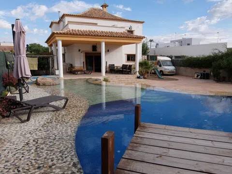 Casa de 250 m² en Elche