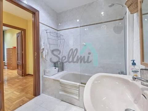 Piso de 57 m² en Oviedo