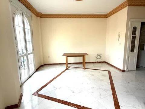 Piso de 80 m² en Tomares