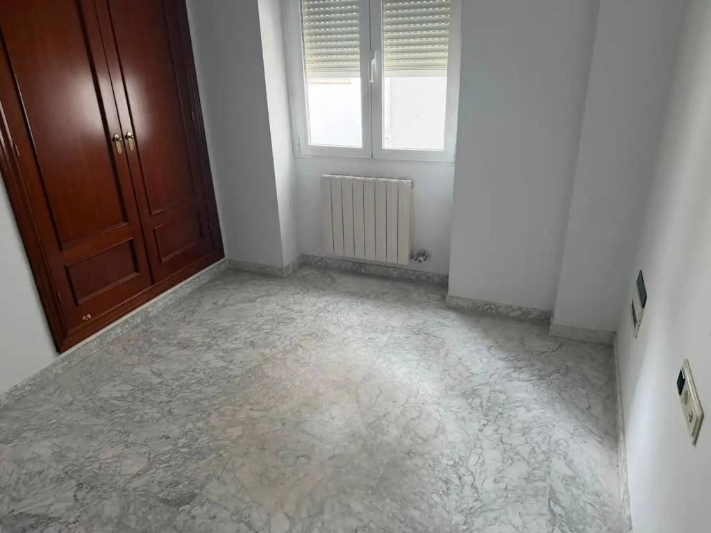 Piso de 130 m² en Granada