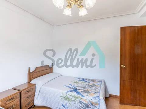 Piso de 75 m² en Aller