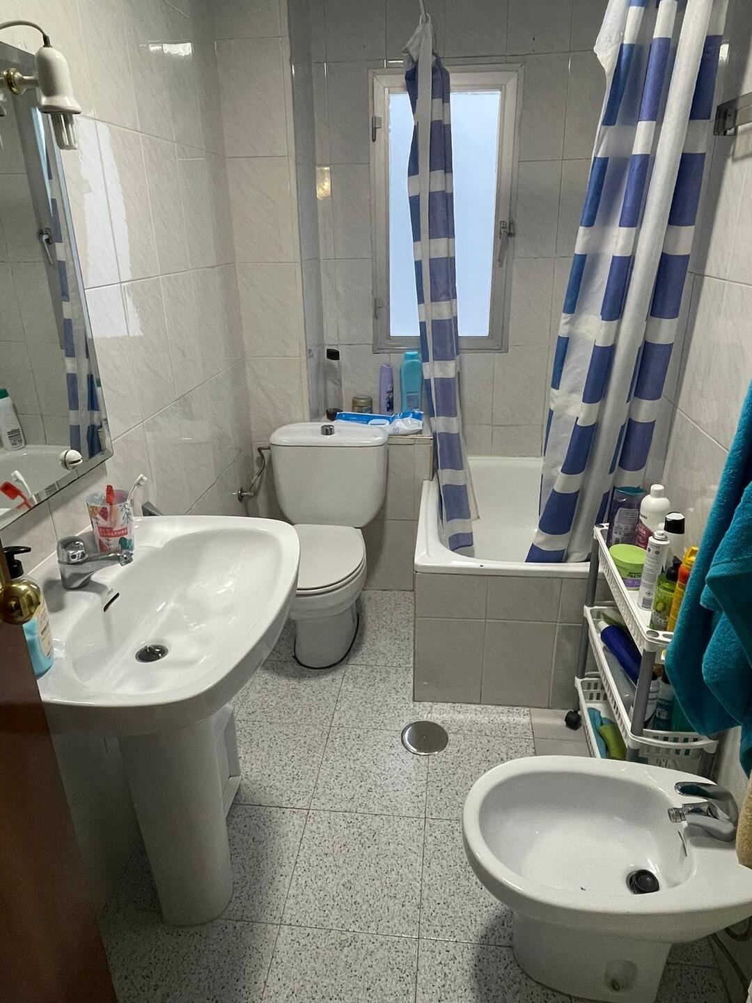 Habitación 6 m², Granada