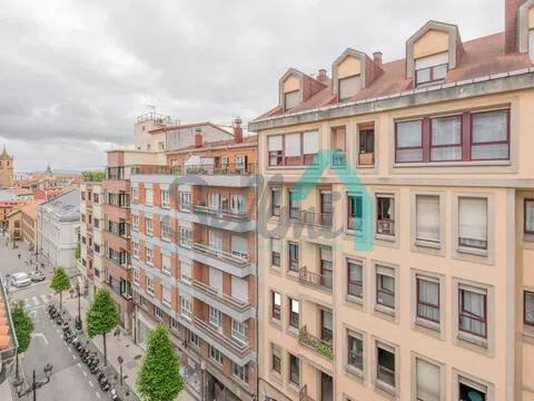 Pis de 94 m² a Oviedo