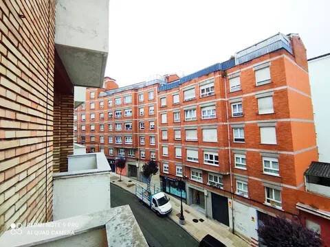Piso de 95 m² en Oviedo