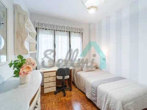 Piso de 107 m² en Oviedo