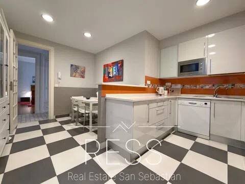 Pis de 136 m² a Sant Sebastià