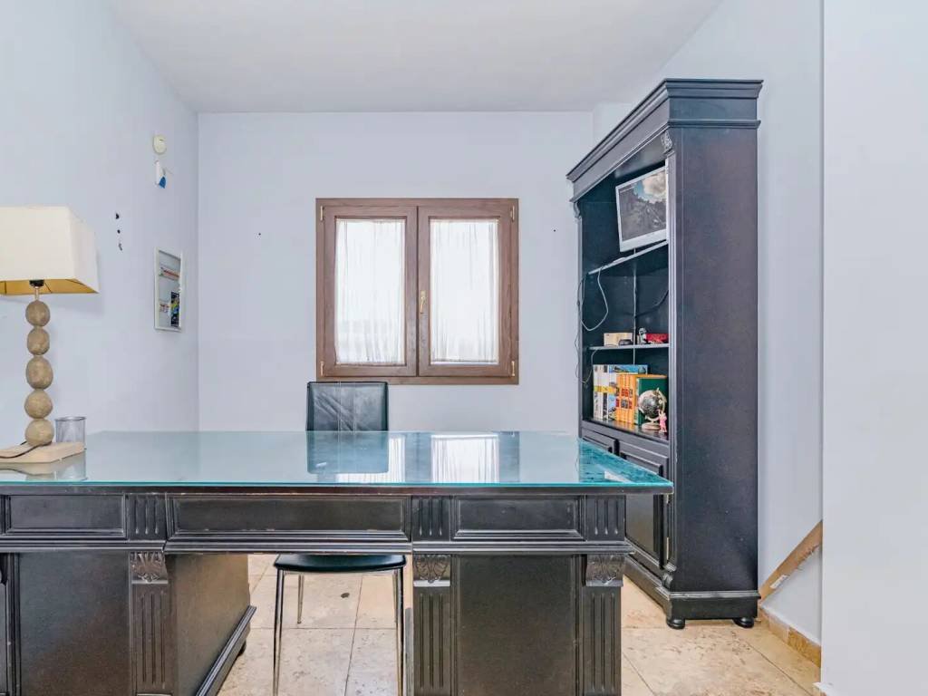 Casa de 350 m² en Las Gabias