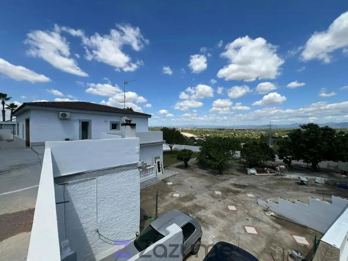 Casa de 320 m² en Manises