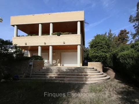 Casa de 619 m² en Esplugues de Llobregat