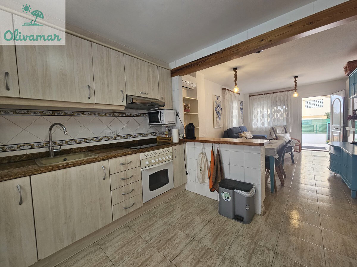 Casa de 100 m² a Oliva
