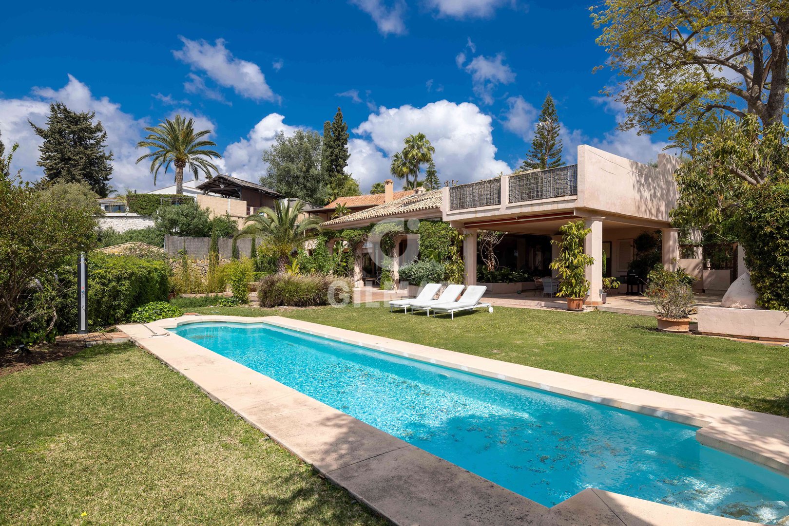 Casa de 400 m² en Luque