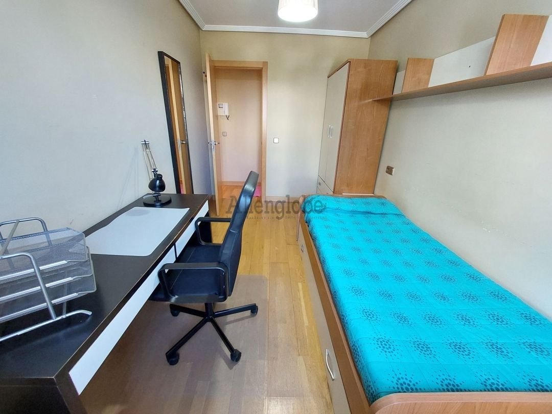 Piso de 58 m² en Oviedo