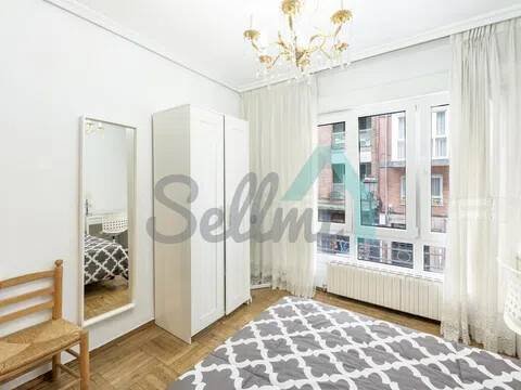 Piso de 80 m² en Oviedo