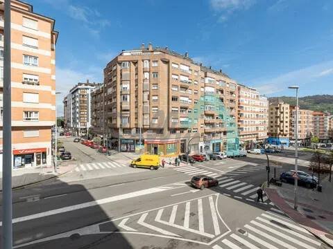 Piso de 98 m² en Oviedo