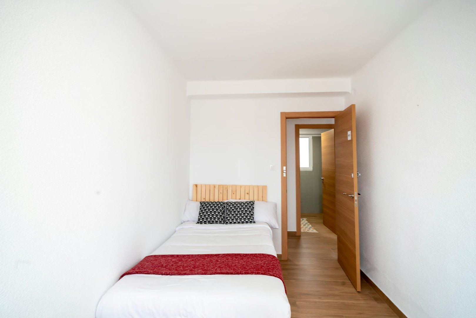 Chambre 100 m², Valence
