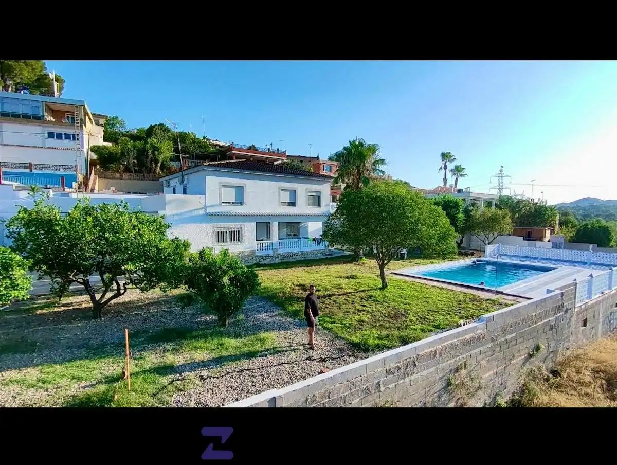 Casa de 320 m² en Manises