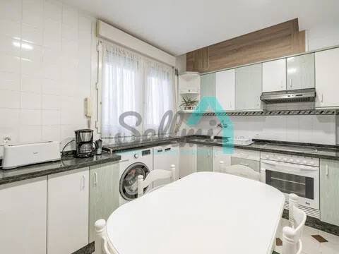 Piso de 86 m² en Oviedo