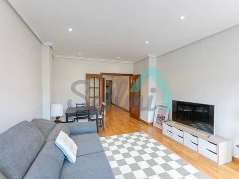 Piso de 132 m² en Oviedo