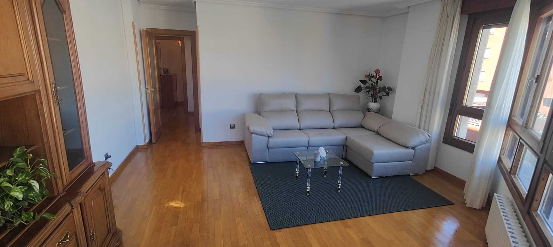 Piso de 82 m² en Oviedo