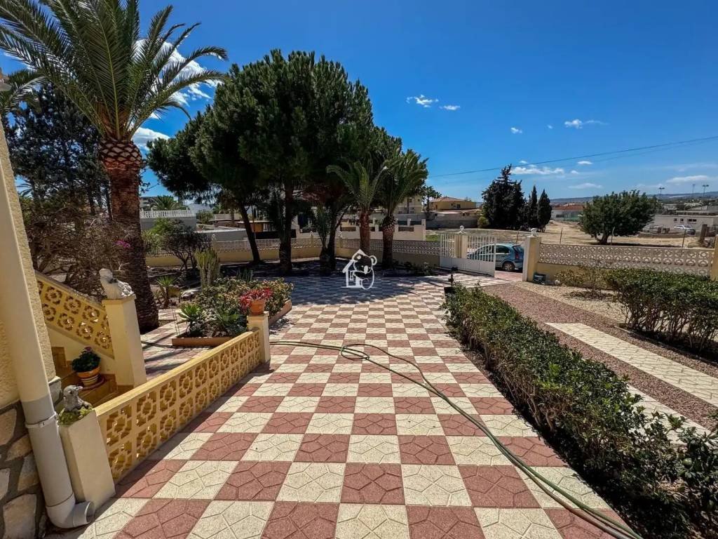 Casa de 1250 m² en Rojales