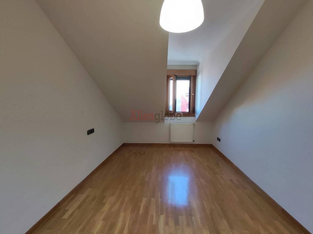 Pis de 58 m² a Oviedo