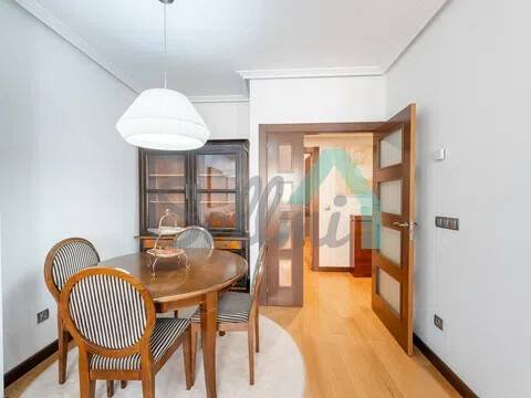Pis de 92 m² a Oviedo